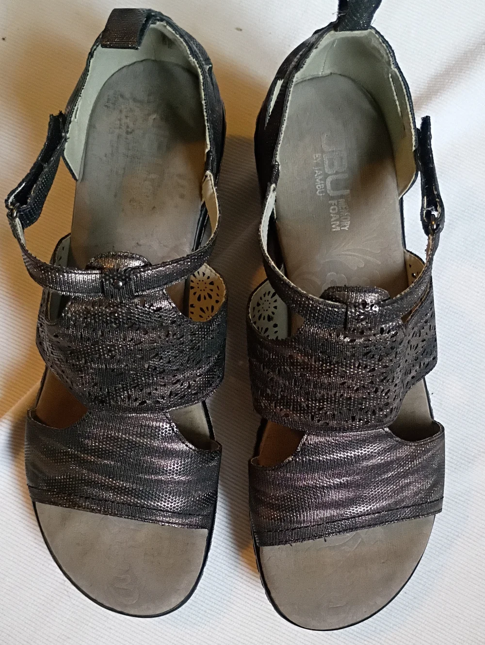 JBU By Jambu Bonita Metallic Wedge
